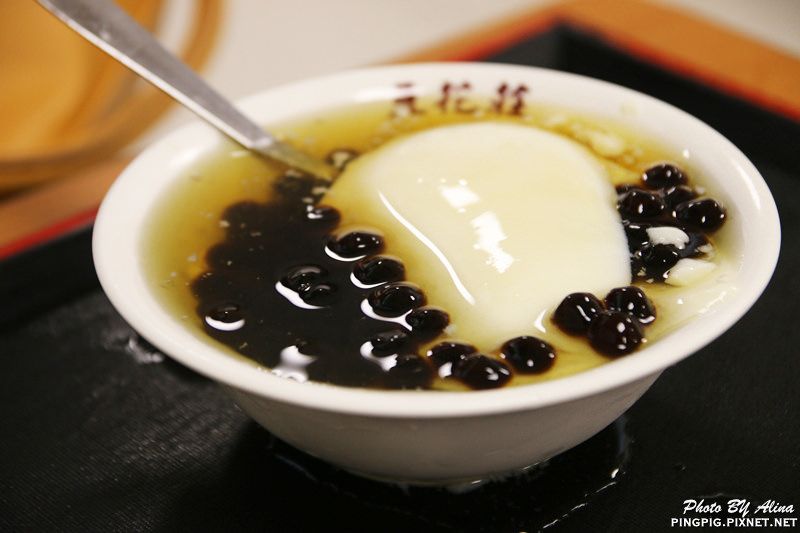 台北寧夏夜市》橋頭燒麻糬.劉芋仔蛋黃芋餅.環記麻油雞.豆花庄 @Alina 愛琳娜