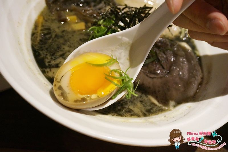 【花蓮食記】匠心食堂 日式拉麵店,濃郁黑嚕嚕的墨魚拉麵好特別 @Alina 愛琳娜 【花蓮食記】匠心食堂 日式拉麵店,濃郁黑嚕嚕的墨魚拉麵好特別 @Alina 愛琳娜