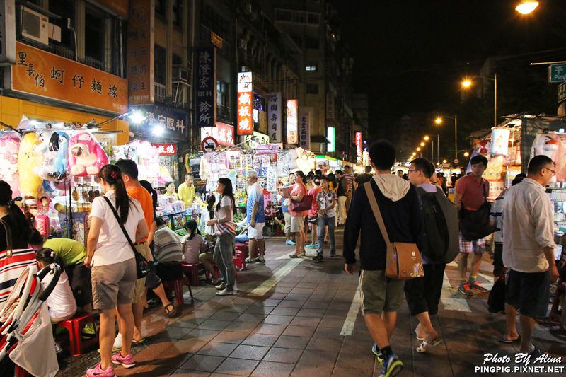 台北寧夏夜市》橋頭燒麻糬.劉芋仔蛋黃芋餅.環記麻油雞.豆花庄 @Alina 愛琳娜