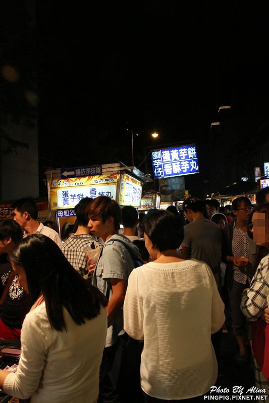 台北寧夏夜市》橋頭燒麻糬.劉芋仔蛋黃芋餅.環記麻油雞.豆花庄 @Alina 愛琳娜